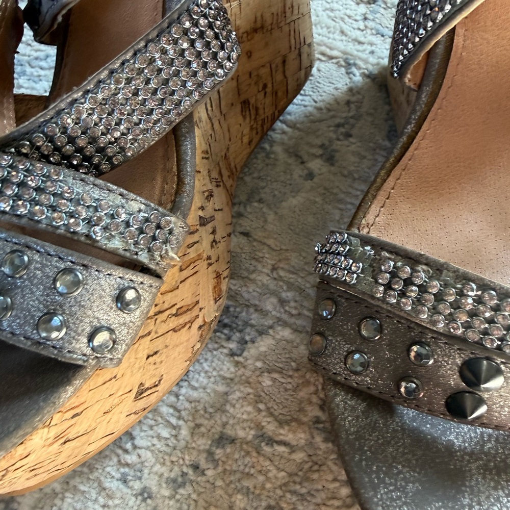 Not Rated Women's Pewter Studded Strappy Wedge Sandals Size 9.5 - Picture 3 of 6